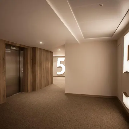 Отель Presidente 4 Sup 4*